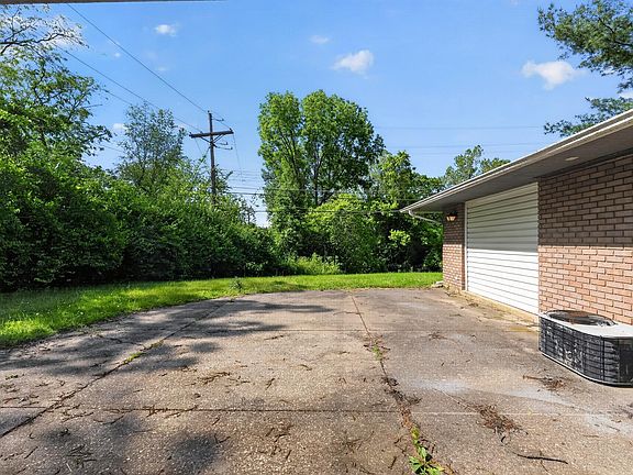 3rd image of 3580 E Dublin Granville Rd