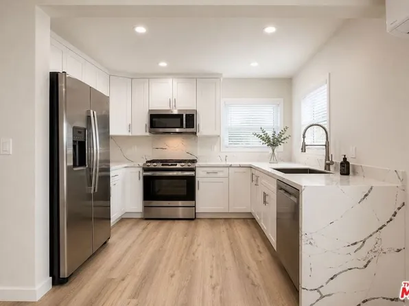 5250 Whitsett Ave, Valley Village, CA 91607
