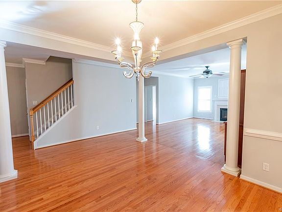 2nd image of 165 Carriage Point Ln
