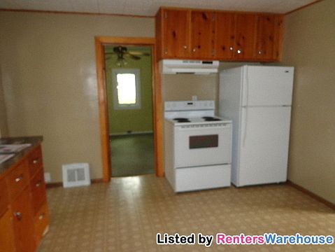 3rd image of 1011 Washington Memorial Dr