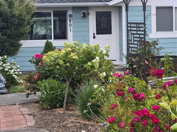 801 Livingston Bay Shore Drive, Camano Island, WA 98282