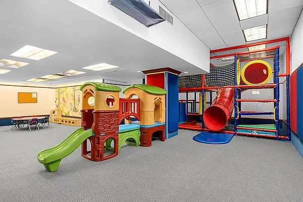 Rented by Bond New York | media 19