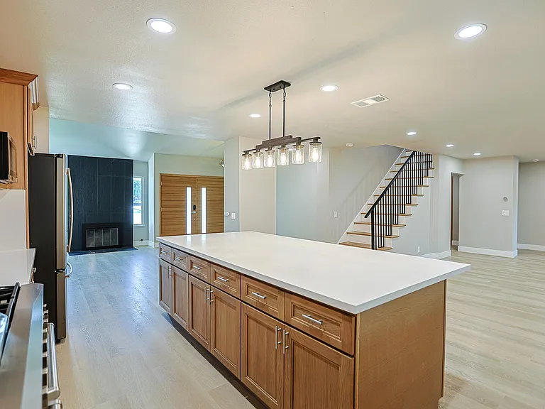 9909 Merced River Ave — Photo 12