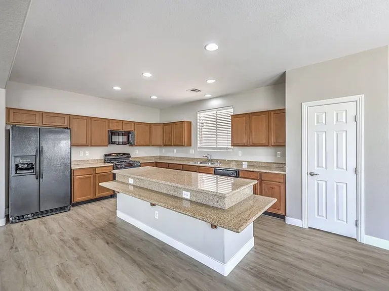146 Augusta Course Ave — Photo 8