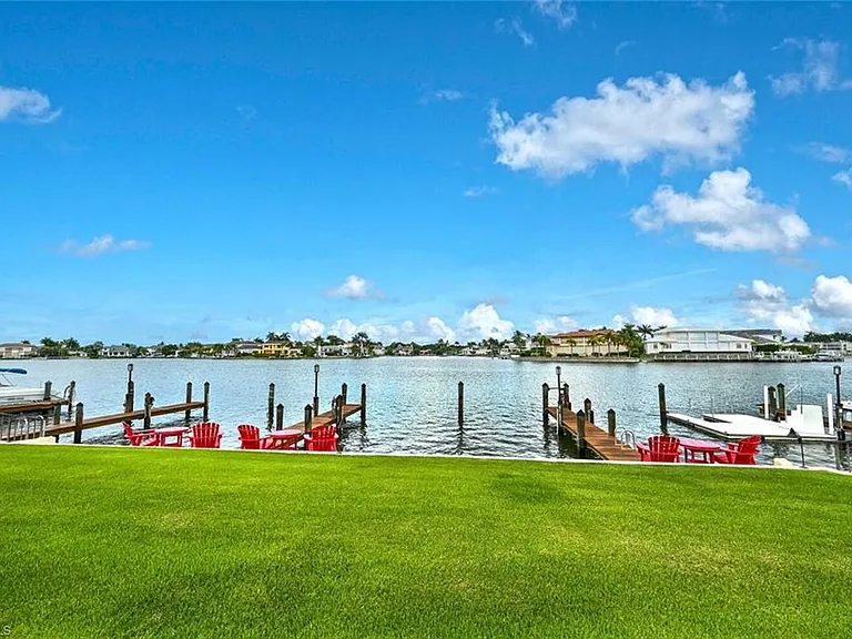 3200 Gulf Shore Blvd N #308 — Photo 28