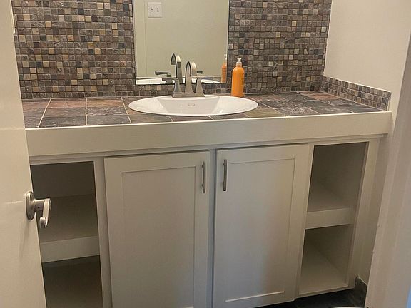 5th image of 5025 Wayneland Dr APT J-4