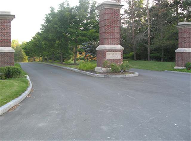 2nd image of 14 Forest Hills Blvd