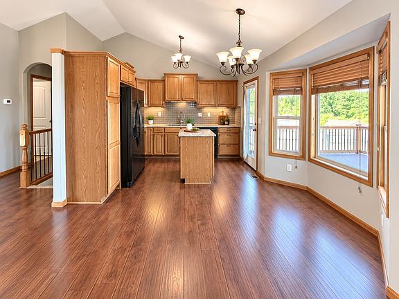 4th image of 2 Ember Way Cir