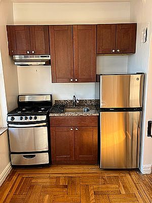 1st image of 30 Park Ter E APT 3A