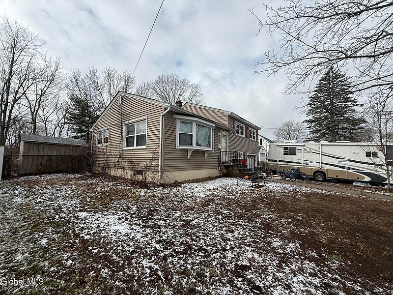 3rd image of 6 Carleton Court