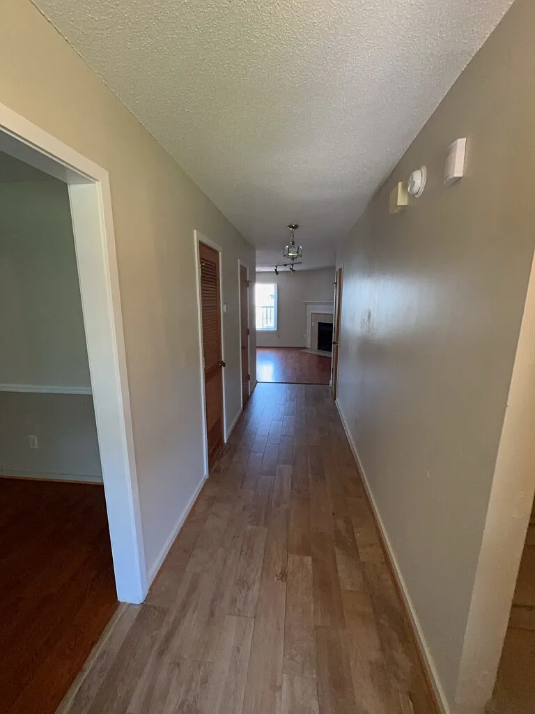 2915 Cathedral Lane — Photo 2