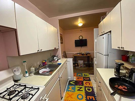 5th image of 65-74 Saunders St #2F