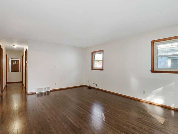 2nd image of 2650 California St NE
