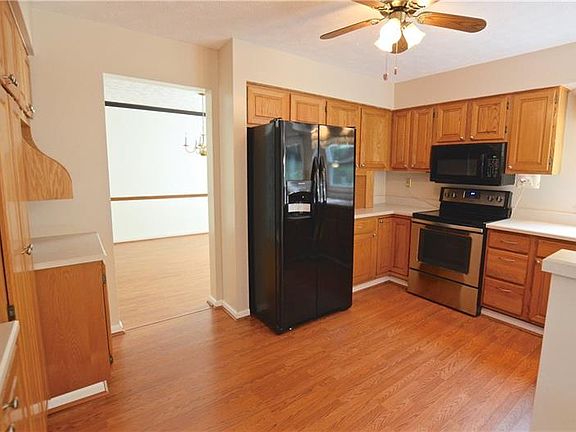 5th image of 2692 Marshfield Dr