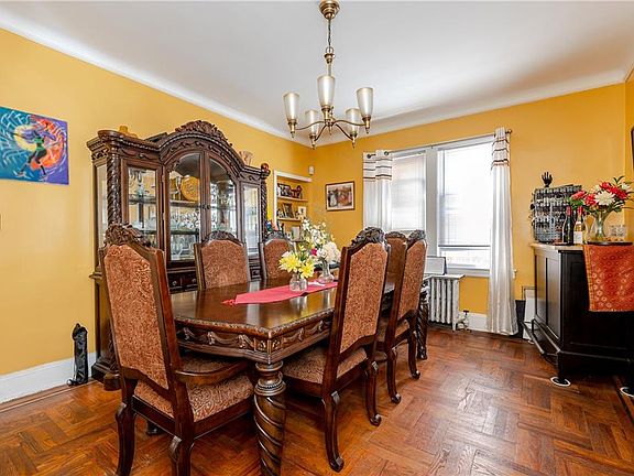 5th image of 2728 Tenbroeck Ave