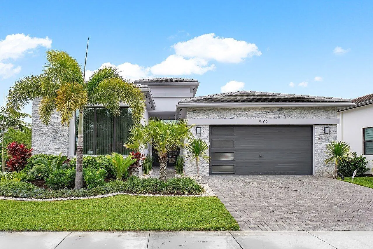3 bed, 3.5 bath, 3206 sqft, $21,000 — Photo 1