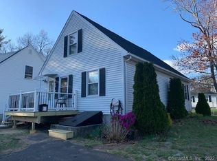 2 Leon St, Enfield, CT 06082