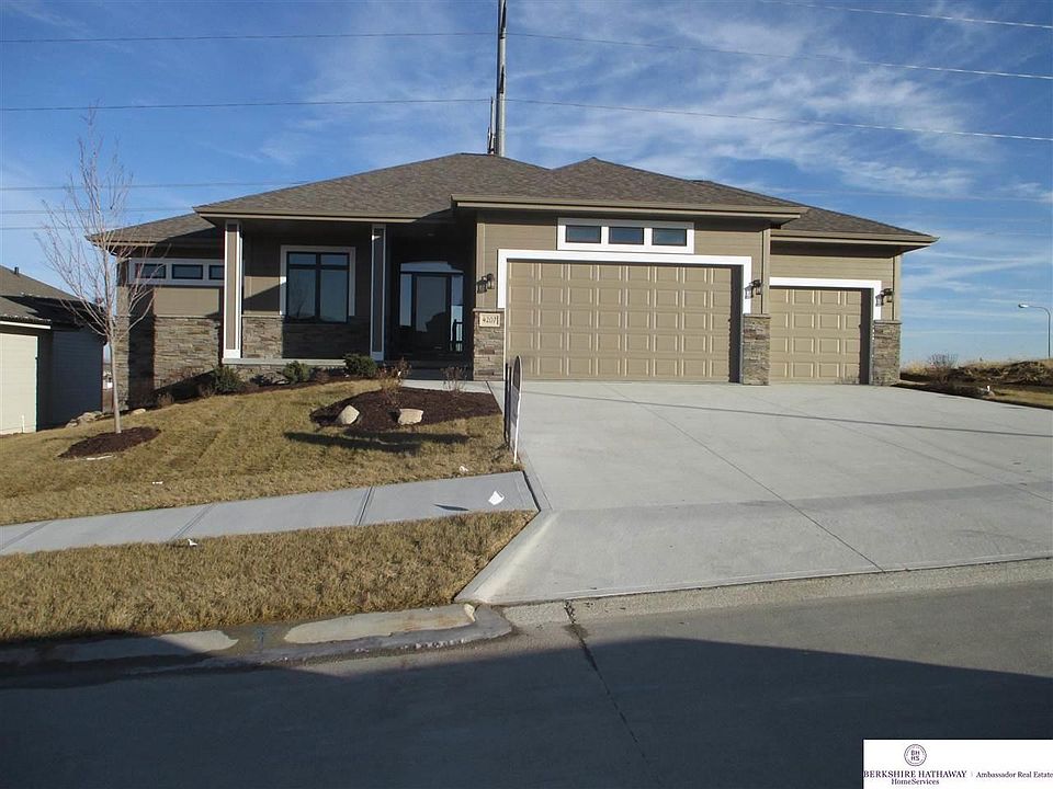 1st image of 4207 N 187th St