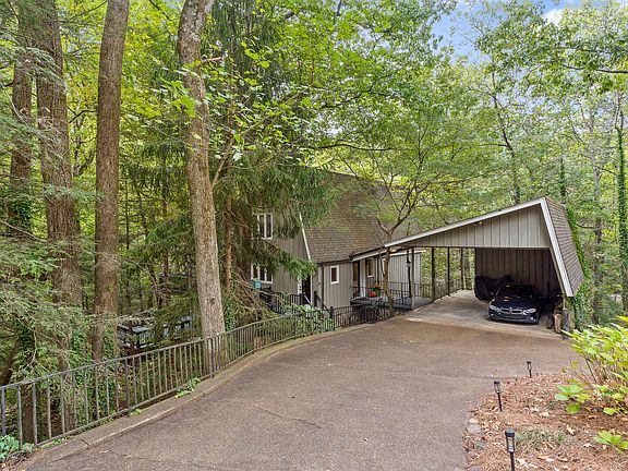 2nd image of 146 Palisades Dr