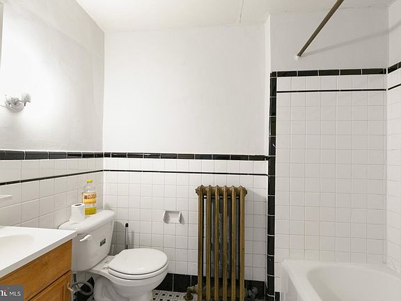 5th image of 239 E Girard Ave Floor 3