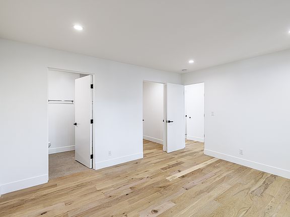 5th image of 1657 Malcolm Ave #4