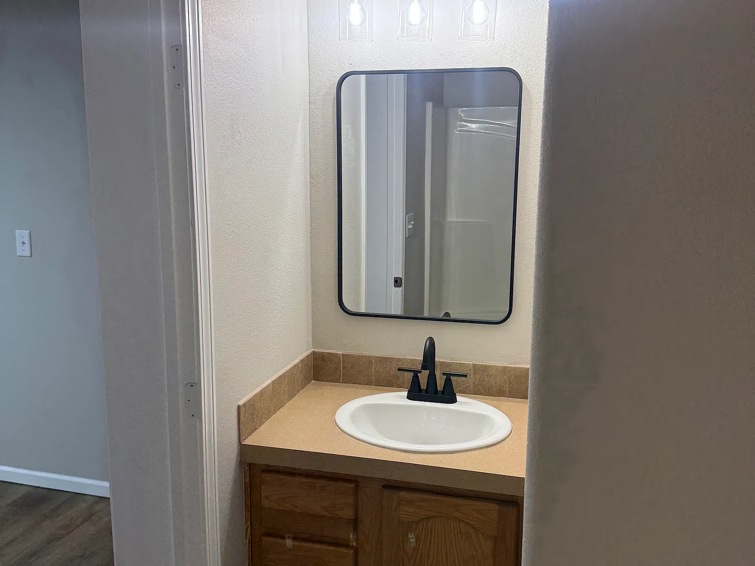 3 bed, 1100 sqft, $1,200 — Photo 4