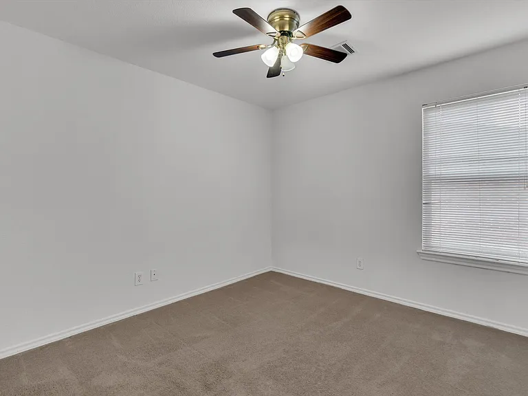 712 Riverhead Dr — Photo 27