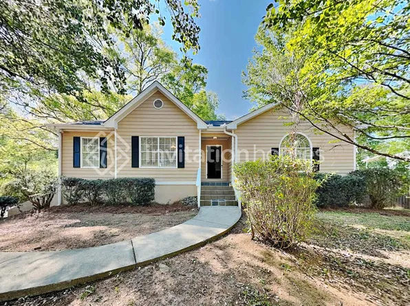 625 McCart Rd, Lawrenceville, GA 30045