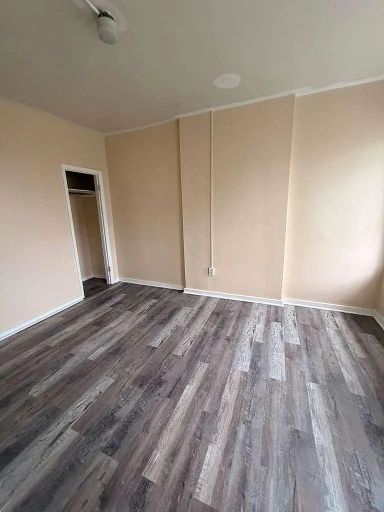 3 bed, 1200 sqft, $1,750 — Photo 2