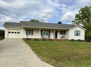 511 Darrell Ln, Hurt, VA 24563