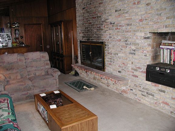 Living Room/Fireplace