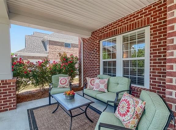 3rd image of 2901 Julian Glen Cir