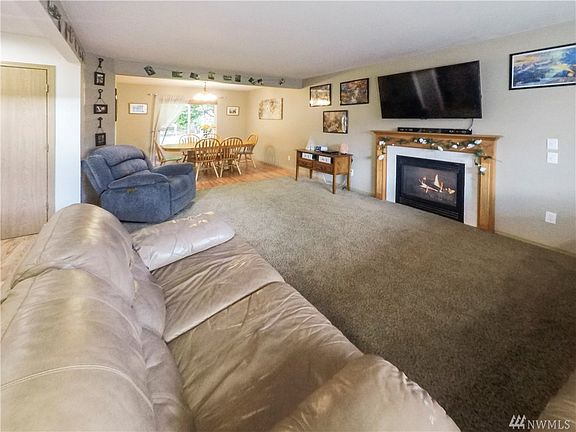 4th image of 21521 102nd St E