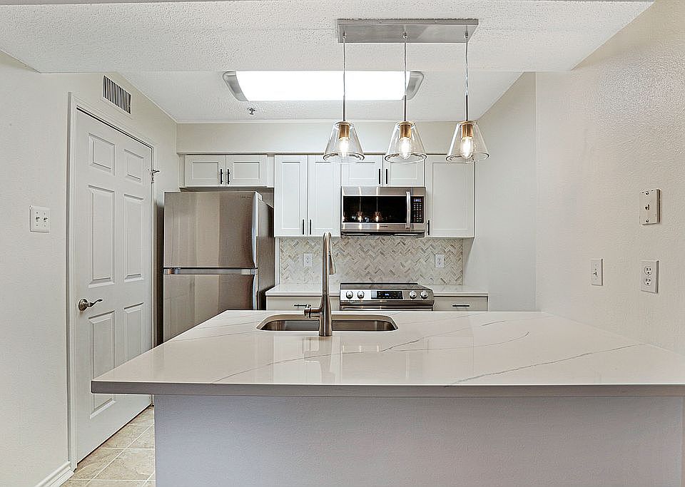 1st image of 1504 Lincoln Way APT 214