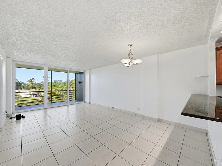121 Royal Park Dr #3A — Photo 19