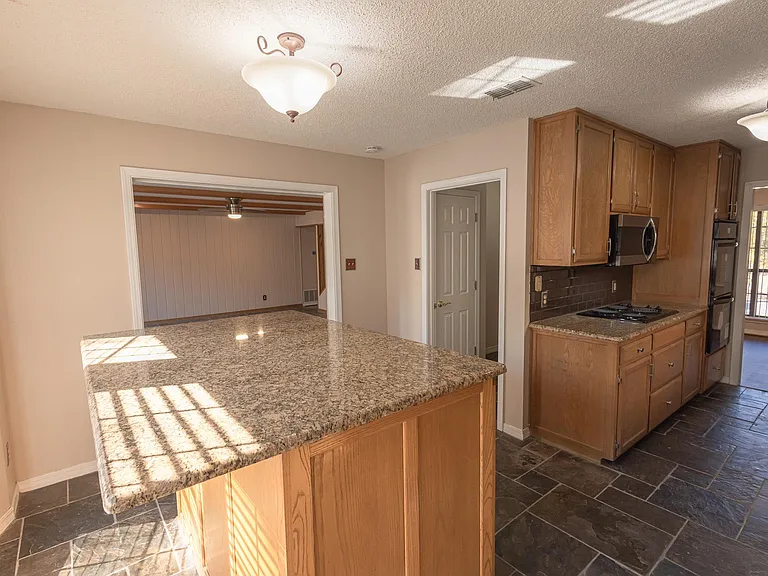 1206 Marigold Ln — Photo 20