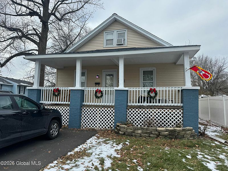 2nd image of 10 Grove Avenue