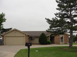 324 SE Camelot Dr, Lawton, OK 73501