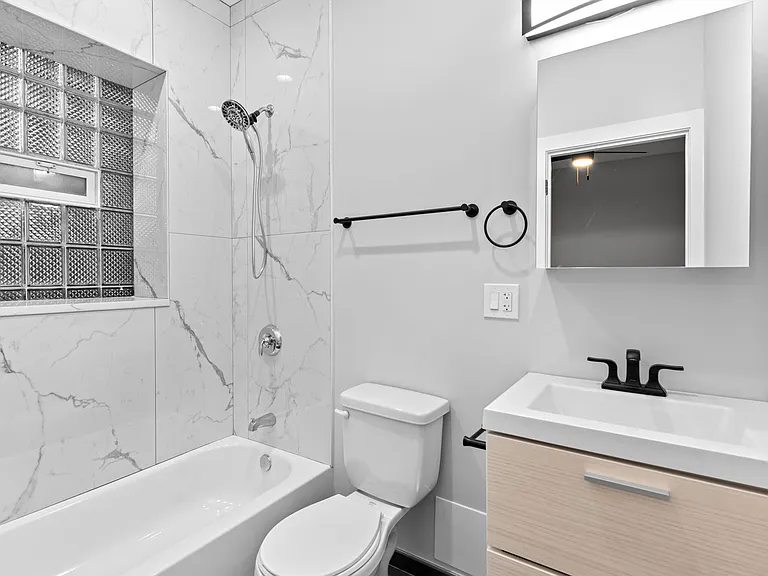 7661 N Rogers Ave #3 — Photo 9