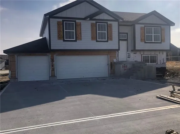 3109 Whistle Rd, Harrisonville, MO 64701