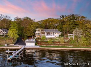 18143 N Fruitport Rd, Spring Lake, MI 49456