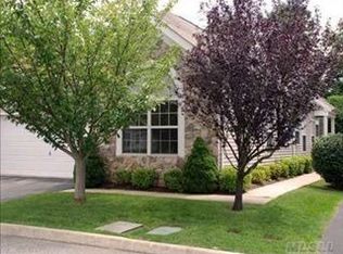 446 Leisure Dr, Ridge, NY 11961