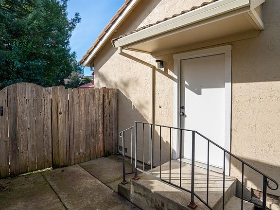 5th image of 54 Francis Circle