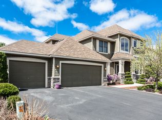 10556 Hawthorn Trl, Woodbury, MN 55129