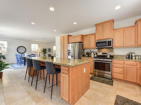 3rd image of 1106 Acorn Ln
