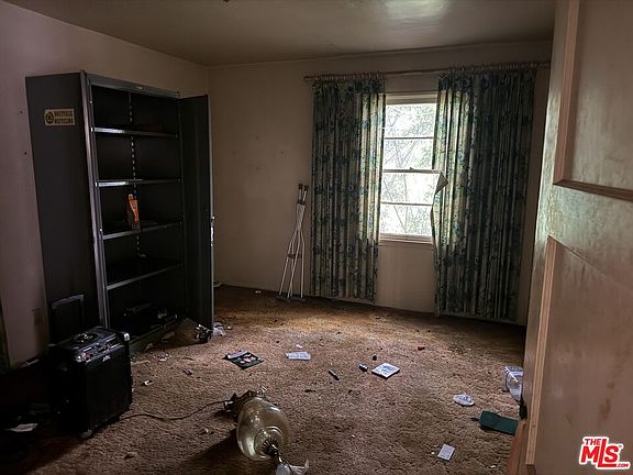 4th image of 4940 Beck Ave