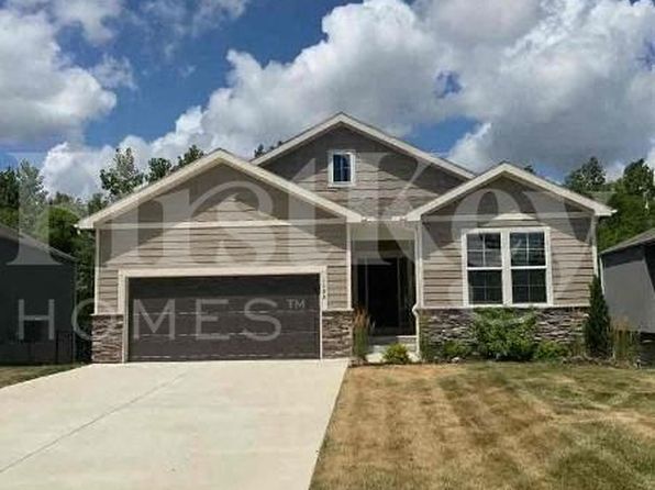 1128 SW Blackpool Dr