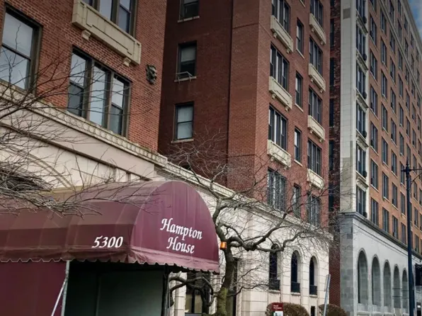 5300 S Shore Dr APT 122, Chicago, IL 60615