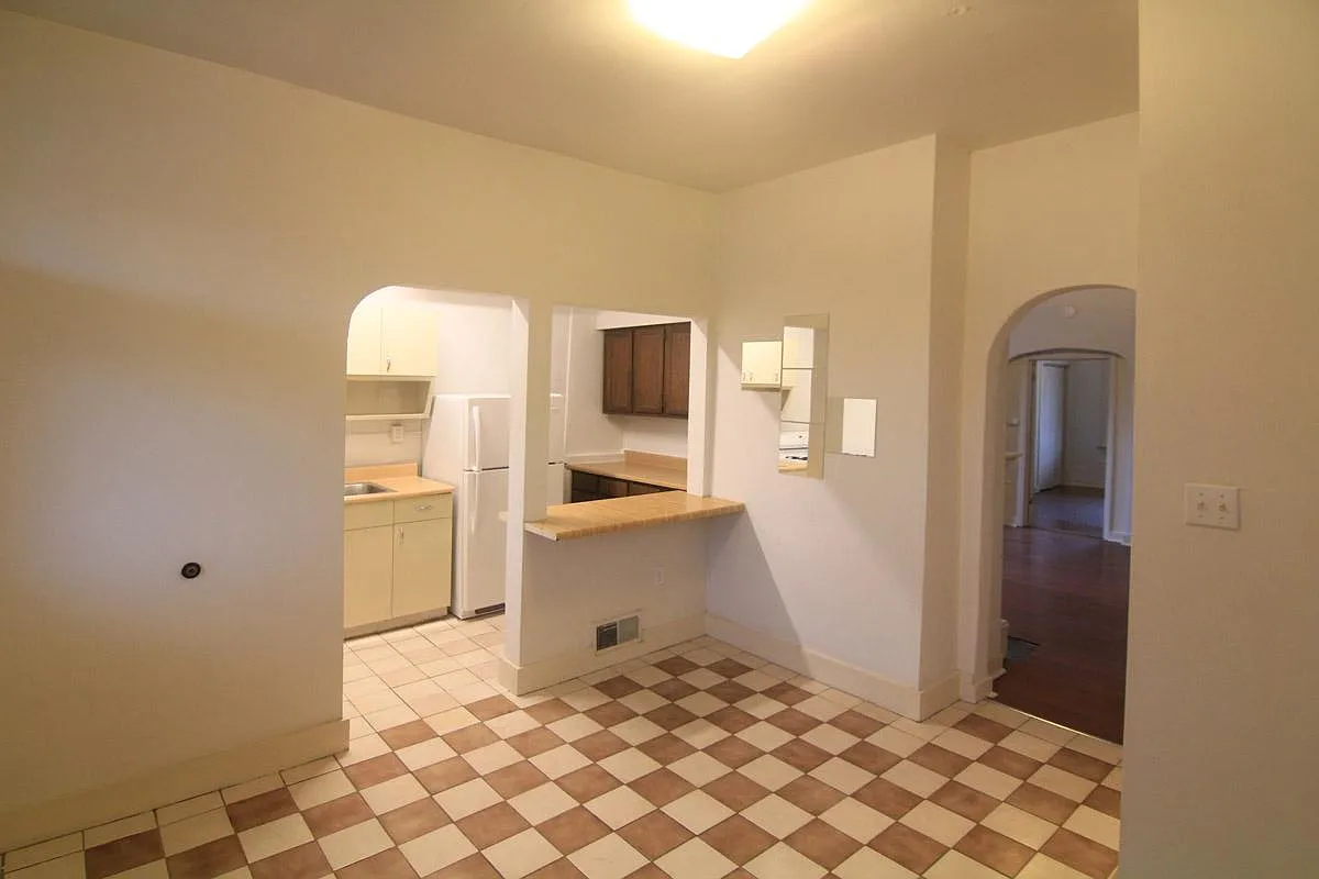 Building Photo - 442 S Trenton Ave #1