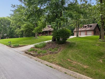 3526 S Woodland Trail Avenue, Springfield, MO, 65809